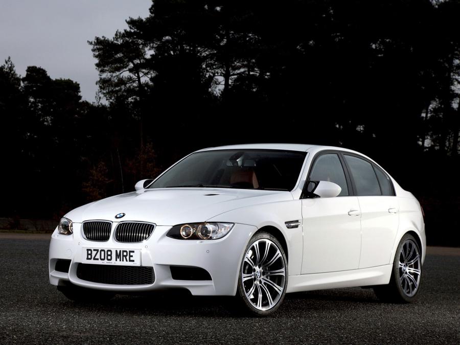  BMW M3 Sedan 2008 года  (UK) (фото 9 из 11)